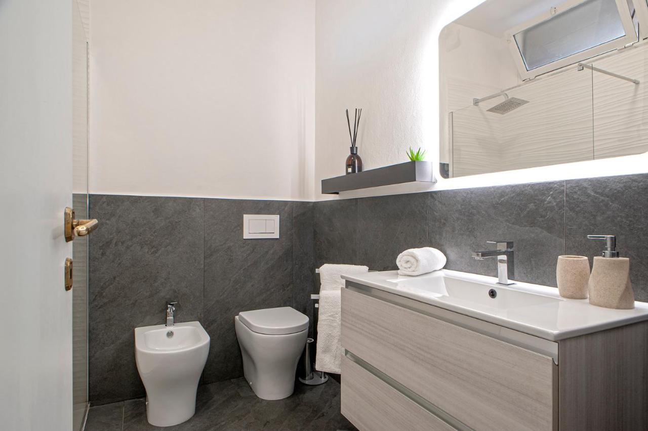 [FREE PARKING] Appartamento 5 STELLE elegante con suite Livorno Esterno foto